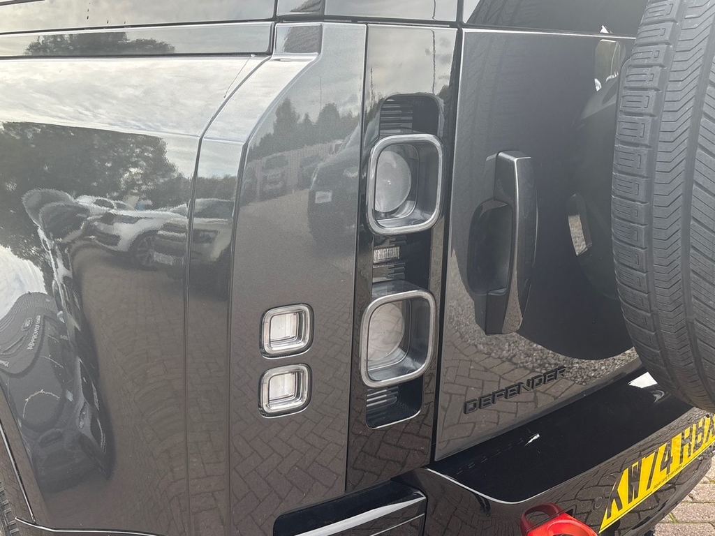 Land Rover Defender 110 D300 X-dynamic Hse Eiger Grey Grey #19