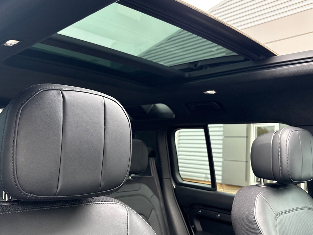 Land Rover Defender 110 D300 X-dynamic Hse Eiger Grey Grey #46
