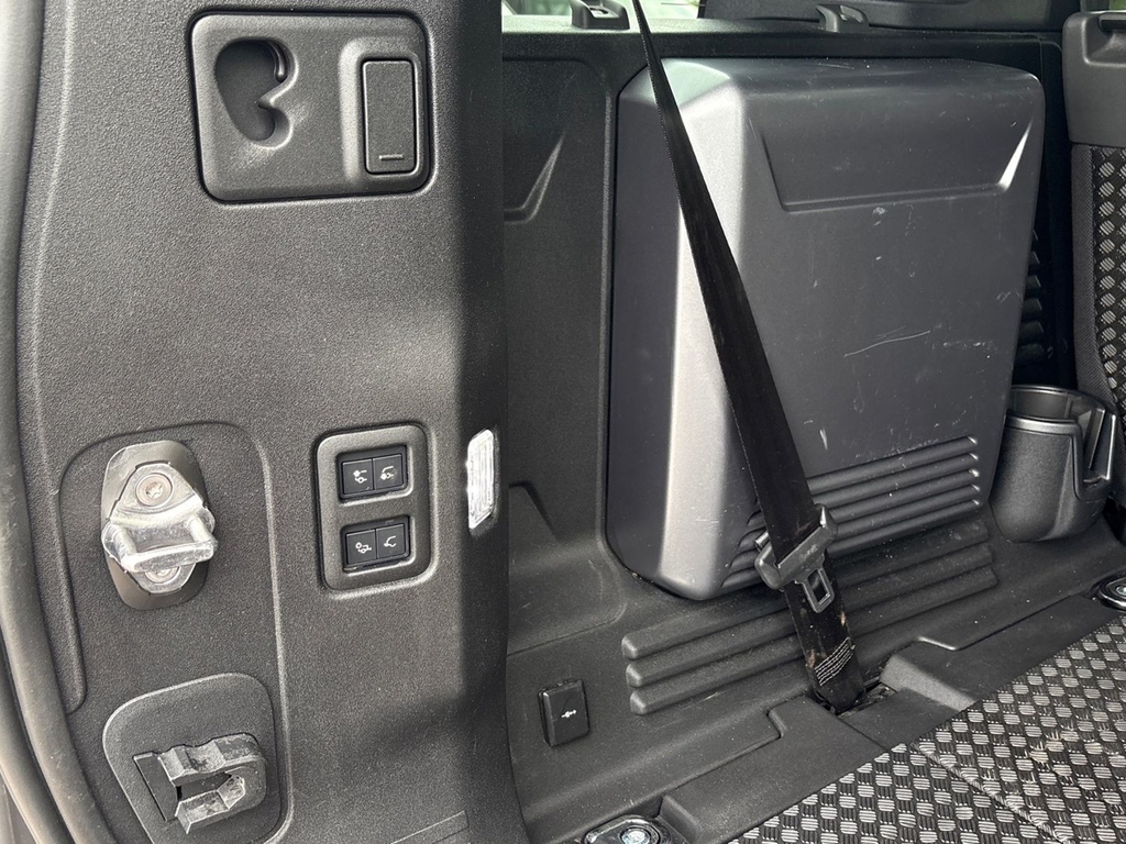 Land Rover Defender 110 D300 X-dynamic Hse Eiger Grey Grey #34