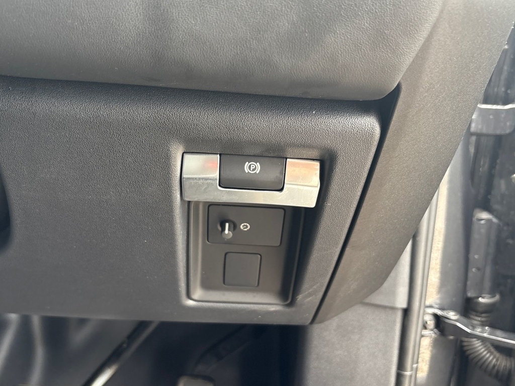 Land Rover Defender 110 D300 X-dynamic Hse Eiger Grey Grey #37