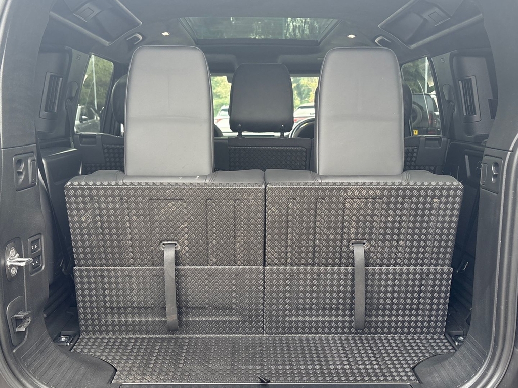 Land Rover Defender 110 D300 X-dynamic Hse Eiger Grey Grey #31