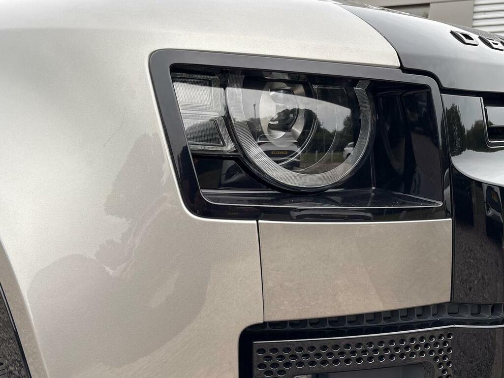 Land Rover Defender 90 X-dynamic Se White #17