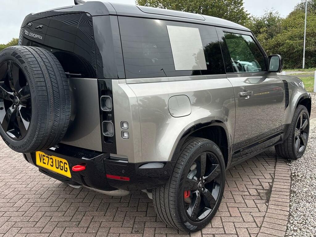 Land Rover Defender 90 X-dynamic Se White #29