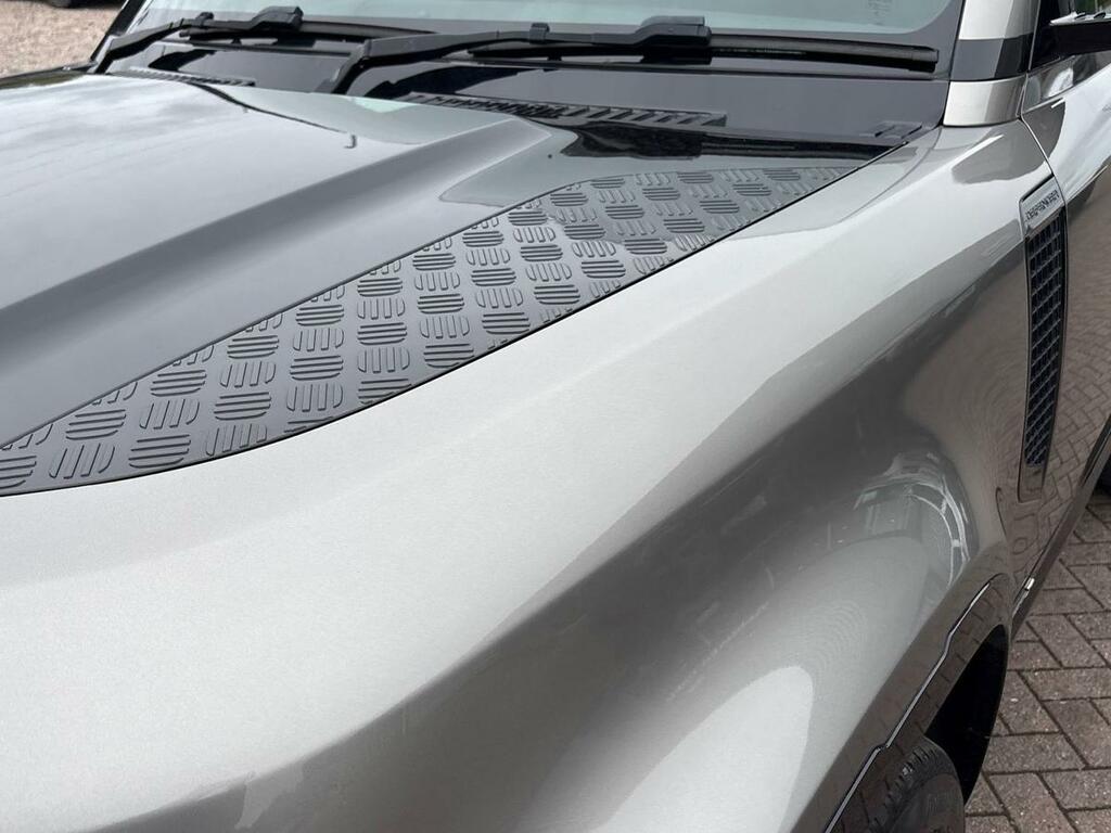 Land Rover Defender 90 X-dynamic Se White #20