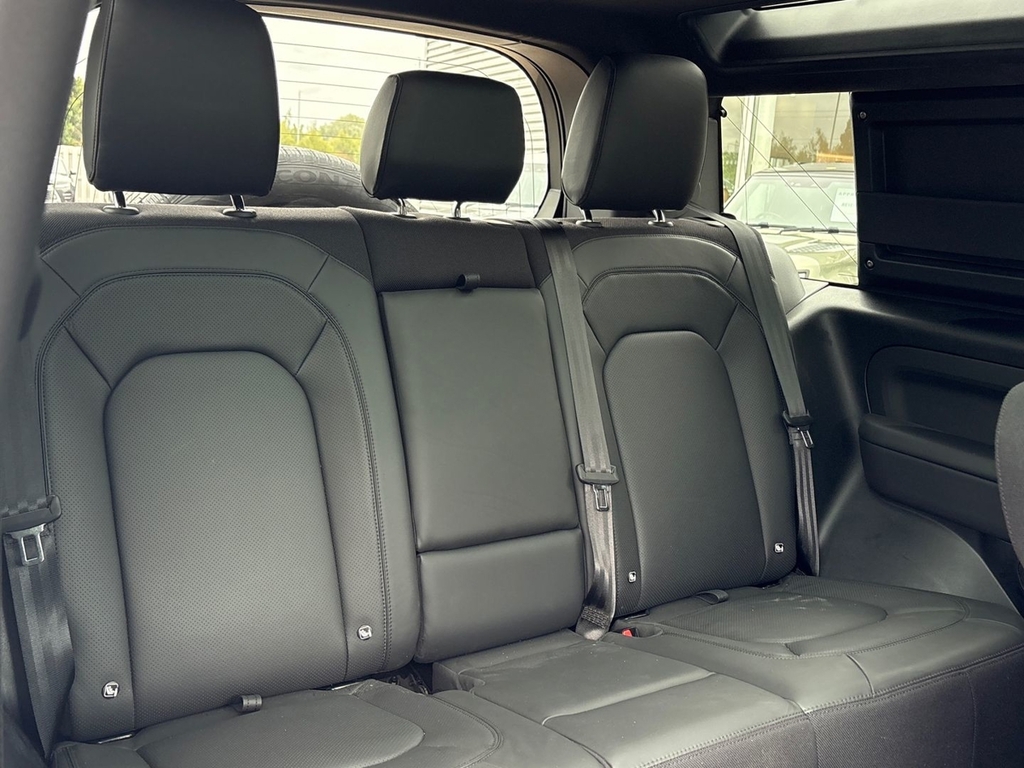 Land Rover Defender 90 X-dynamic Se White #33