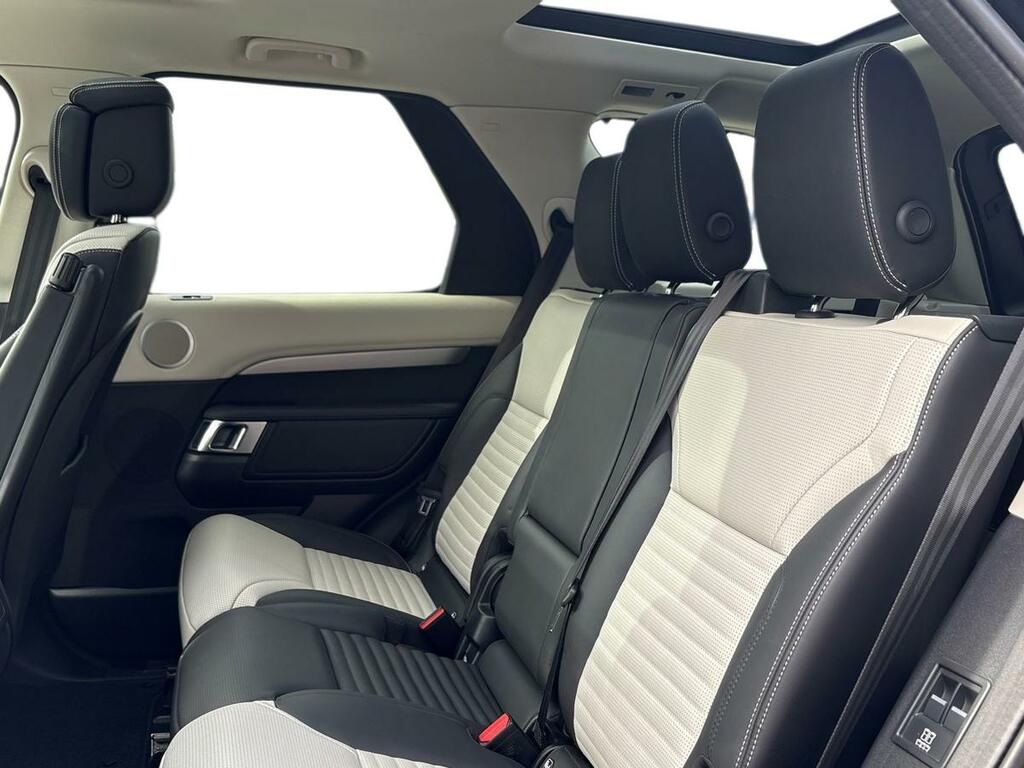 Land Rover Discovery 3.0 D350 Dynamic Hse Black #4