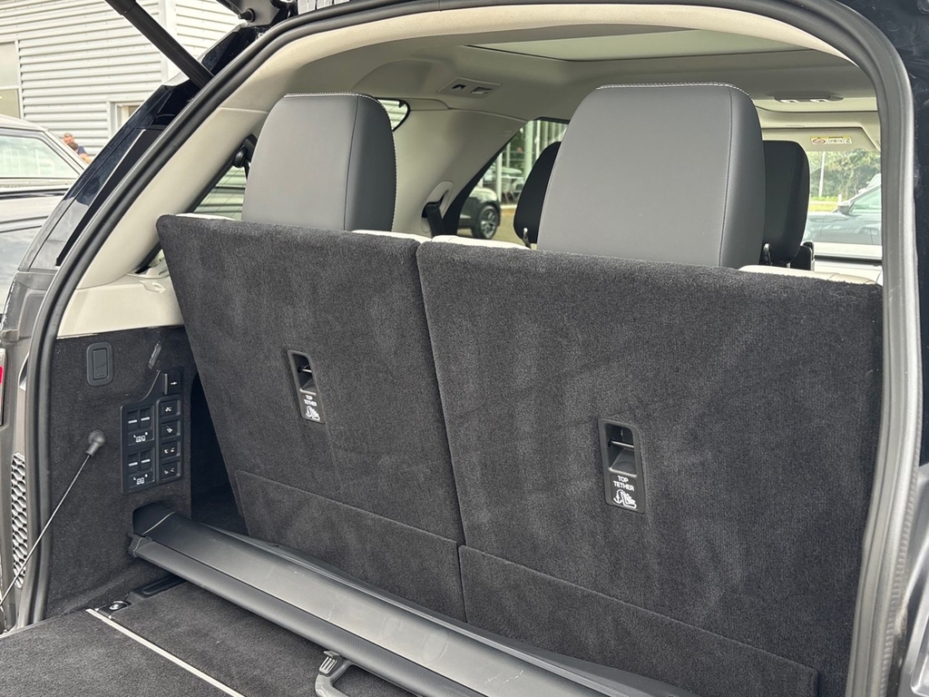 Land Rover Discovery Dynamic Hse Black #31