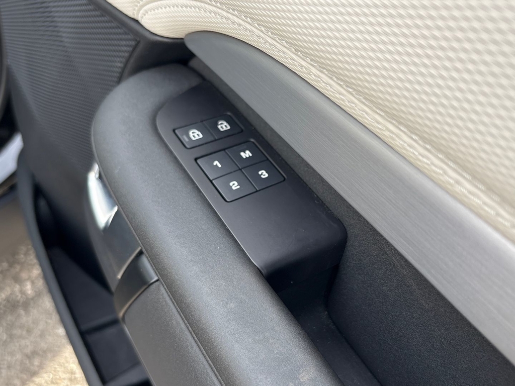 Land Rover Discovery Dynamic Hse Black #25