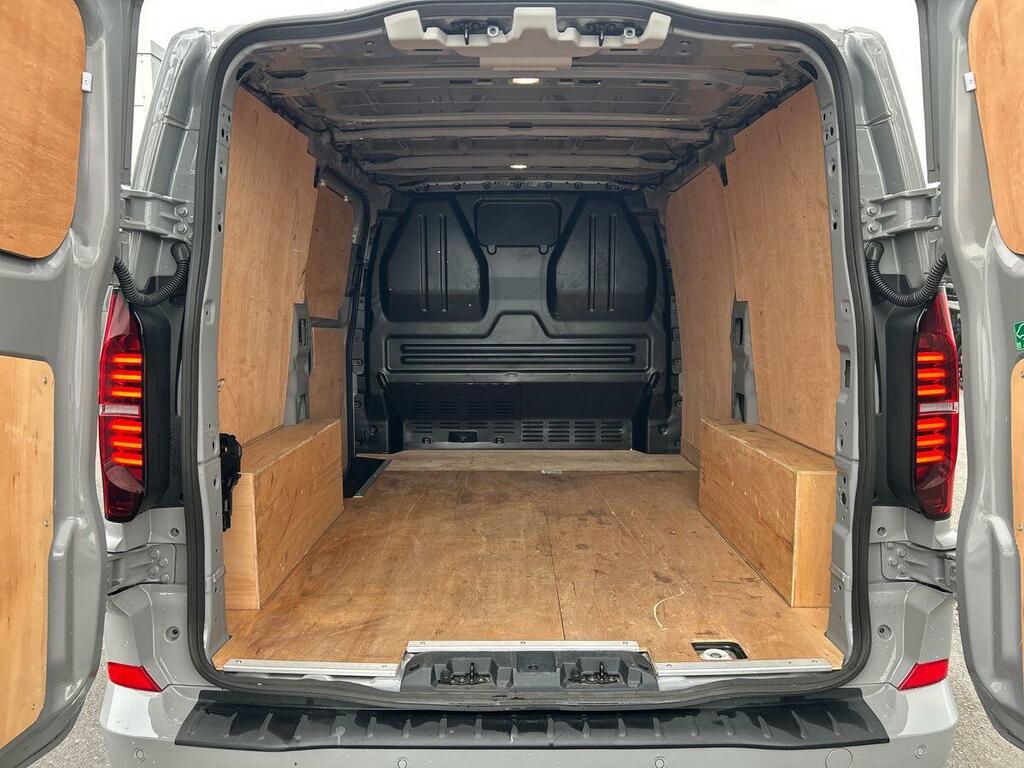 Volkswagen Transporter 2.0 Tdi 110 Commerce Plus Van 5 Plus White #10