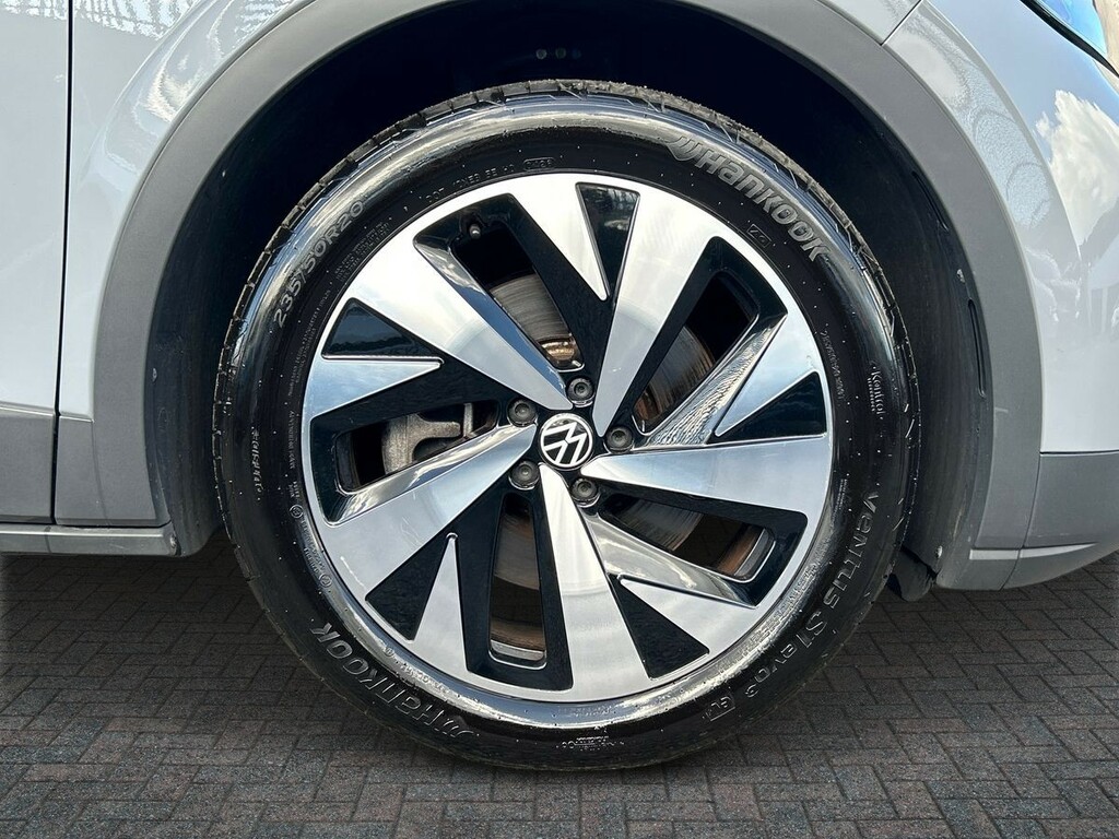 Volkswagen ID.4 Style Edition White #8
