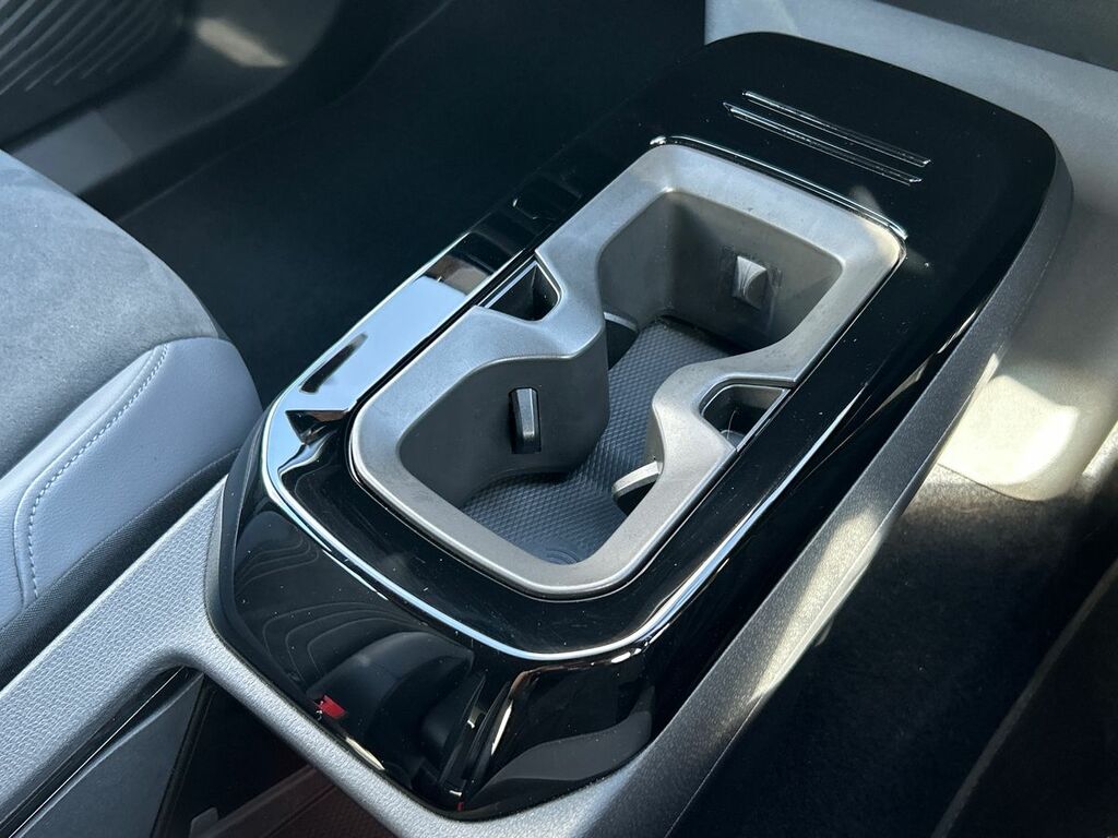 Volkswagen ID.4 Style Edition White #35