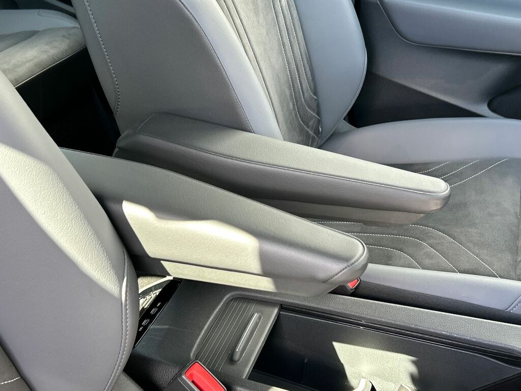 Volkswagen ID.4 Style Edition White #43