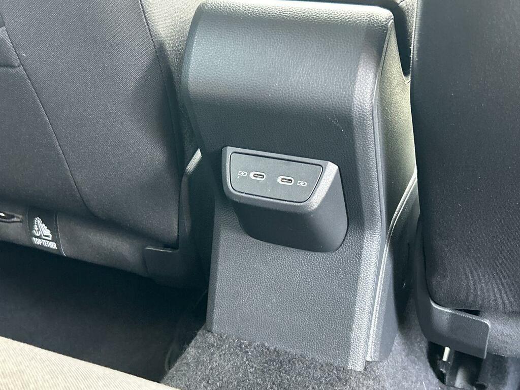Volkswagen Taigo Hatchback Green #39