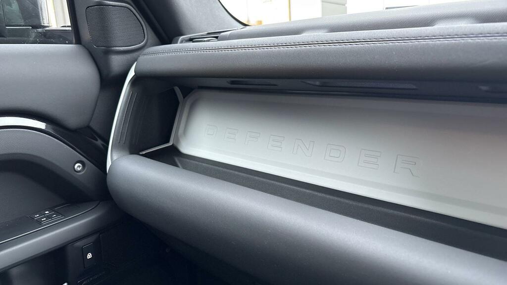 Land Rover Defender 110 Defender X-dynamic S D Mhev A Black #38