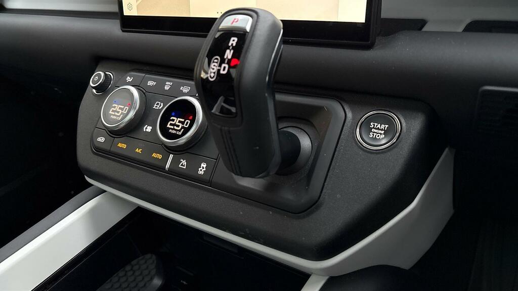 Land Rover Defender 110 Defender X-dynamic S D Mhev A Black #13