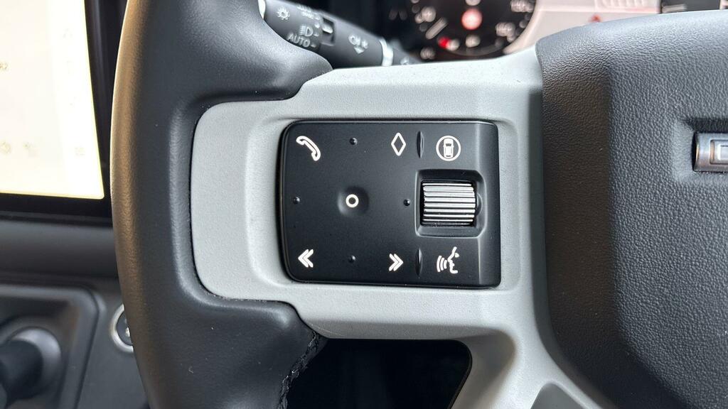 Land Rover Defender 110 Defender X-dynamic S D Mhev A Black #35