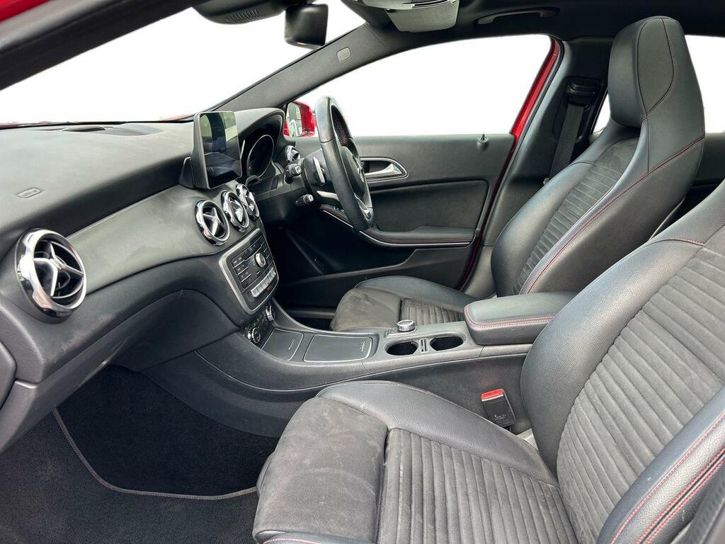 Mercedes-Benz GLA Class 1.6 Gla 200 Amg Line Edition 155 Bhp Black #3