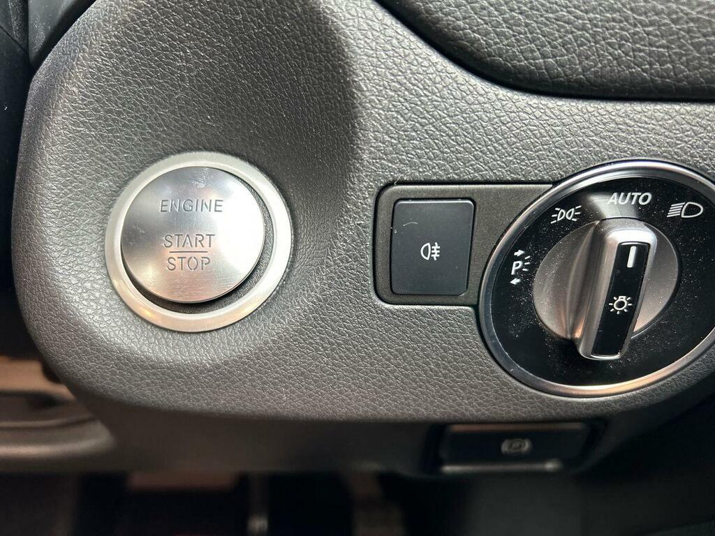 Mercedes-Benz GLA Class 1.6 Gla 200 Amg Line Edition 155 Bhp Black #41