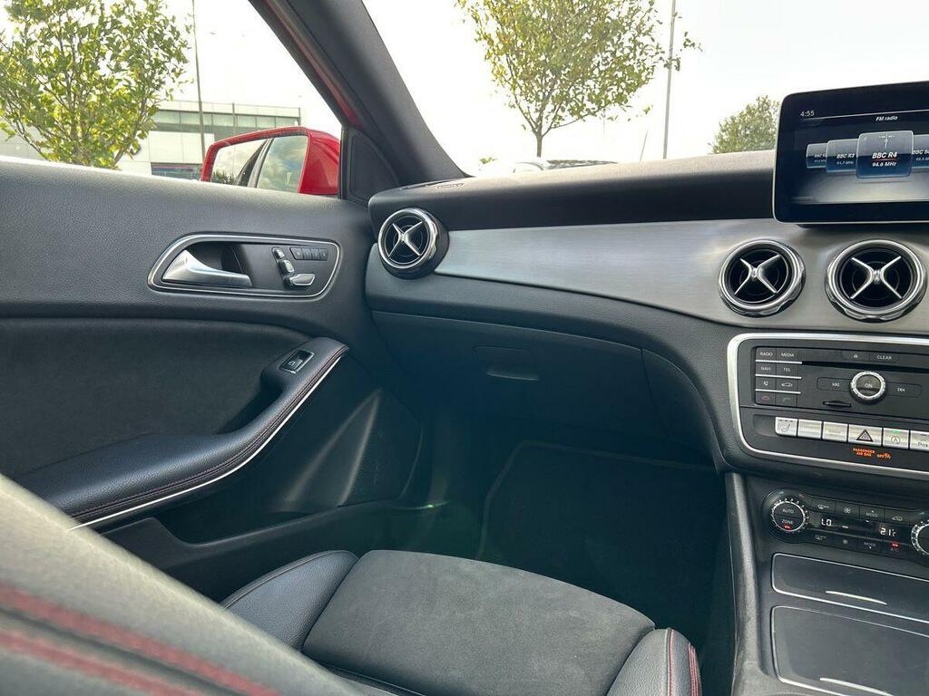 Mercedes-Benz GLA Class 1.6 Gla 200 Amg Line Edition 155 Bhp Black #31