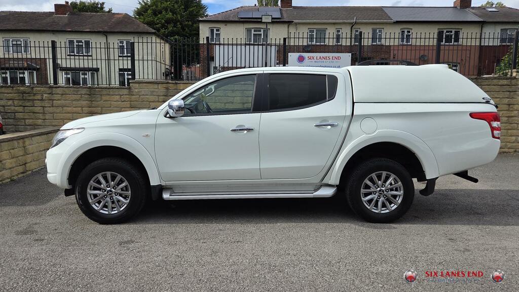 Mitsubishi L200 Dc Titan White #2