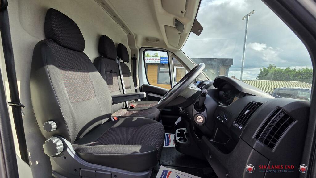 Vauxhall Movano Prime White #2