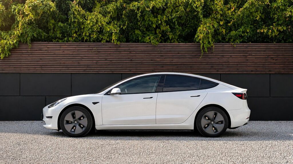 Tesla Model 3 2021 Dual Motor Long Range Saloon A White #5
