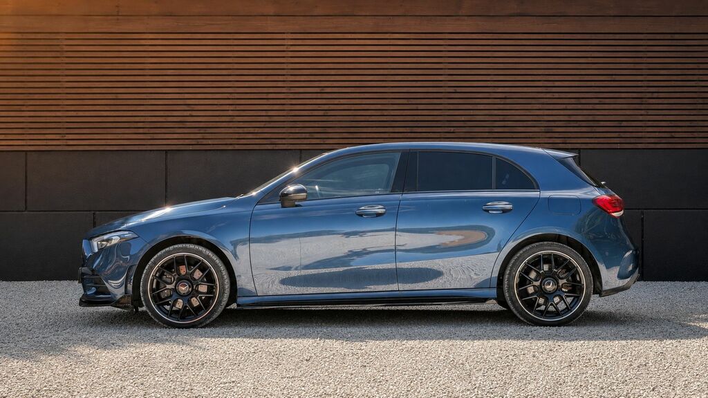Mercedes-Benz A Class 2022 2.0 A200d Amg Line Edition Executive Hatchb BU22LRZ Blue #4