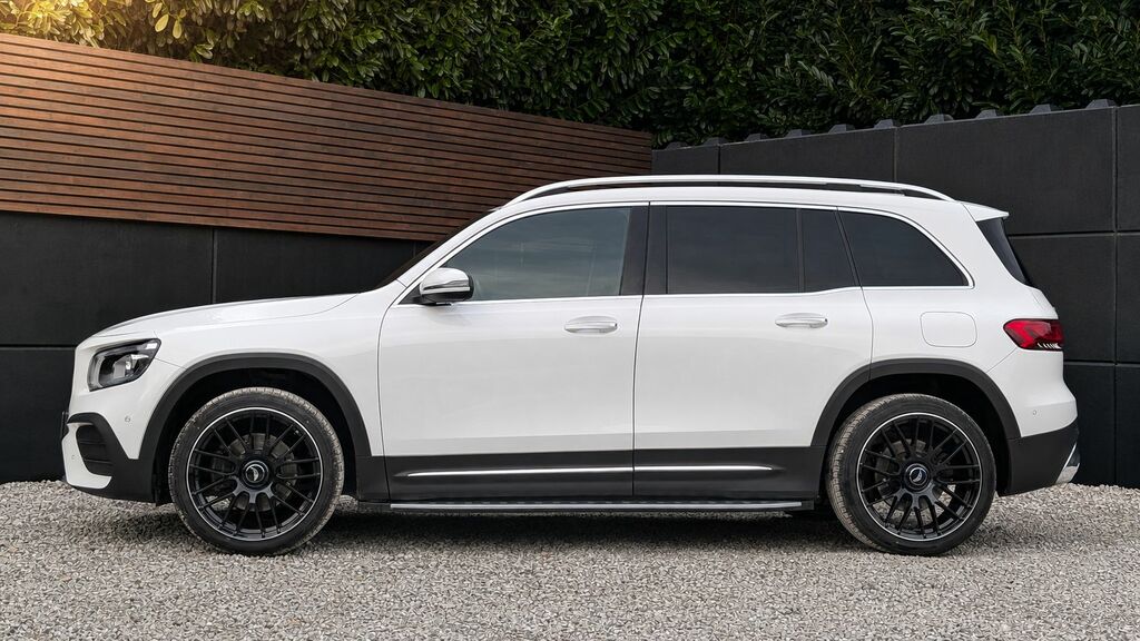 Mercedes-Benz GLB Class 2021 2.0 Glb220d Amg Line Premium Suv White #4
