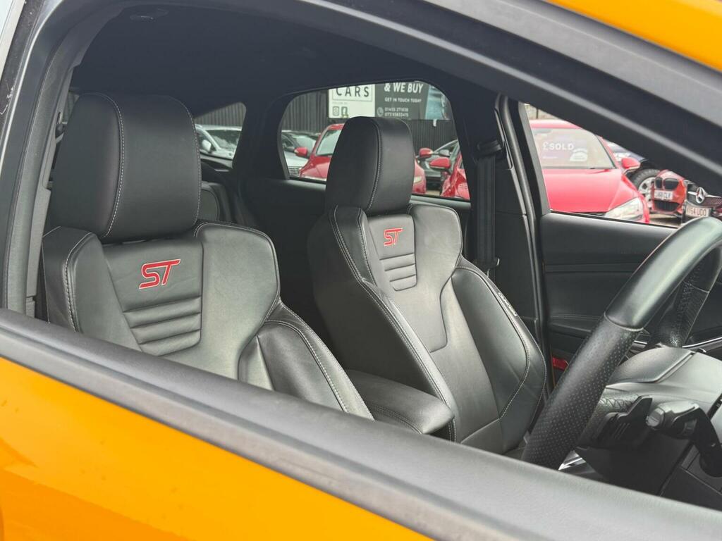Ford Focus Hatchback 2.0 Tdci St-3 Powershift Euro 6 Ss Yellow #2