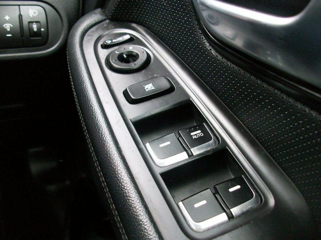 Kia Carens 1 Ecodynamics Crdi Silver #32