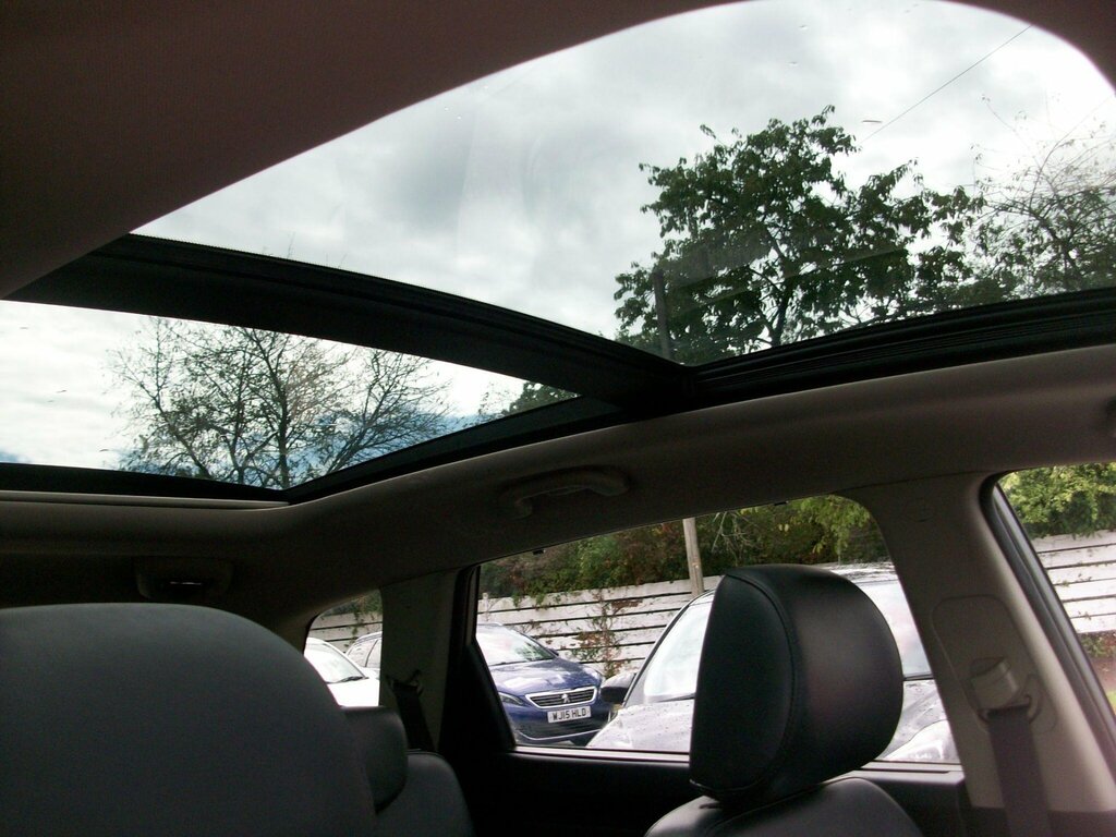 Kia Carens 1 Ecodynamics Crdi Silver #26