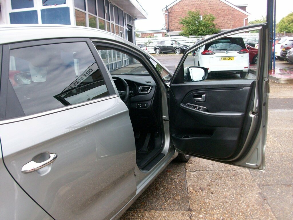 Kia Carens 1 Ecodynamics Crdi Silver #8