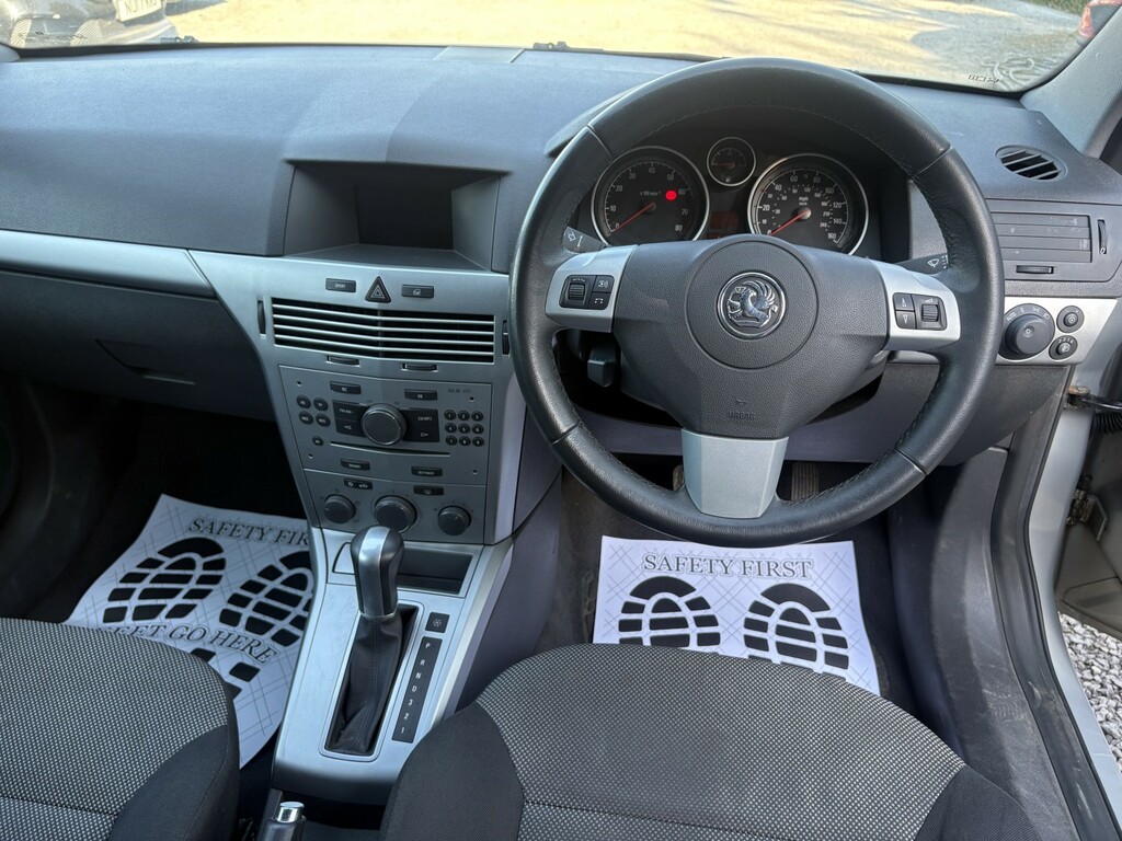 Vauxhall Astra Exclusiv Silver #12