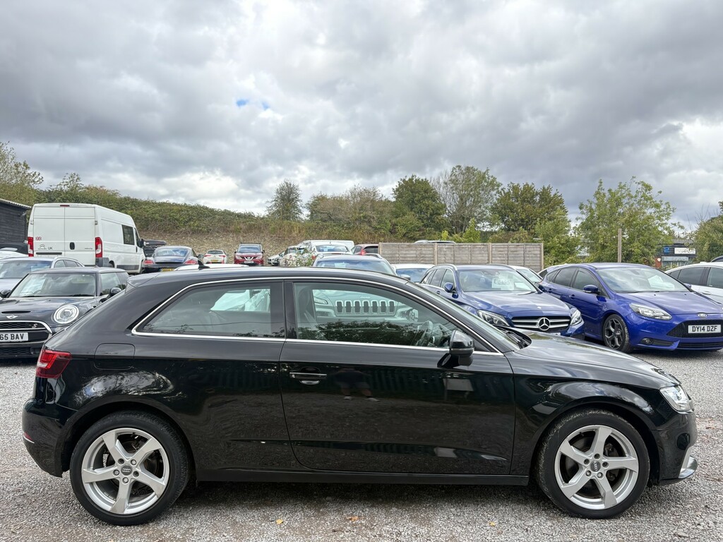 Audi A3 1.0 Tfsi Sport Black #5