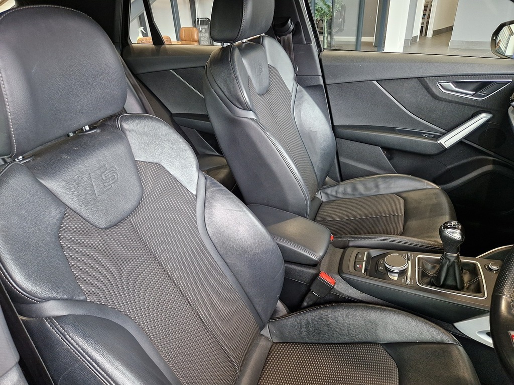 Audi Q2 Tfsi S Line SJ21OJR Black #4