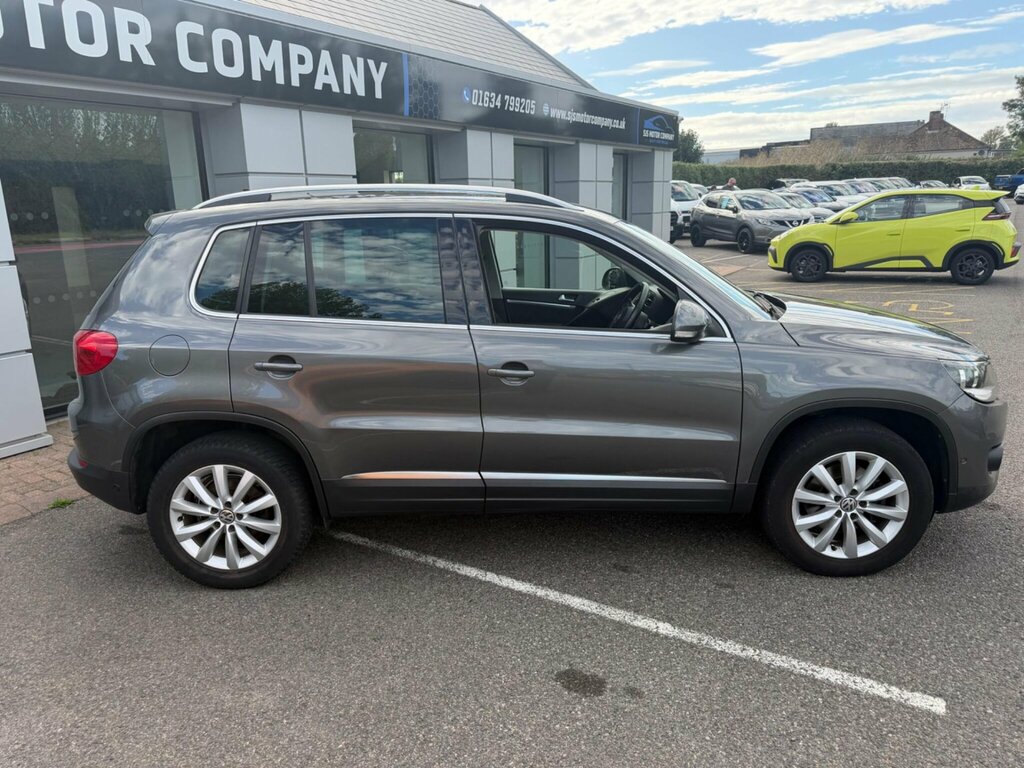 Volkswagen Tiguan 2.0 Tdi Bluemotion Tech Match 4Wd Euro 5 Ss Grey #3