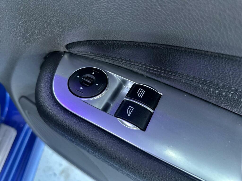 Ford Focus Zetec Climate 16V 5-Door Blue #40