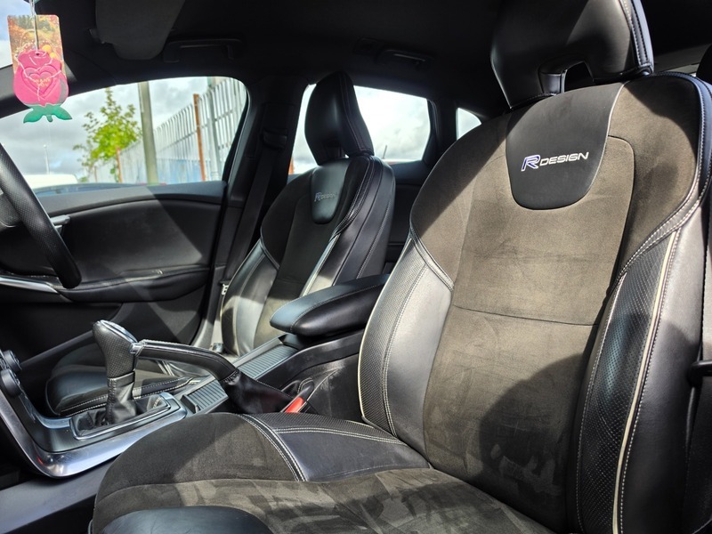 Volvo V40  Black #11