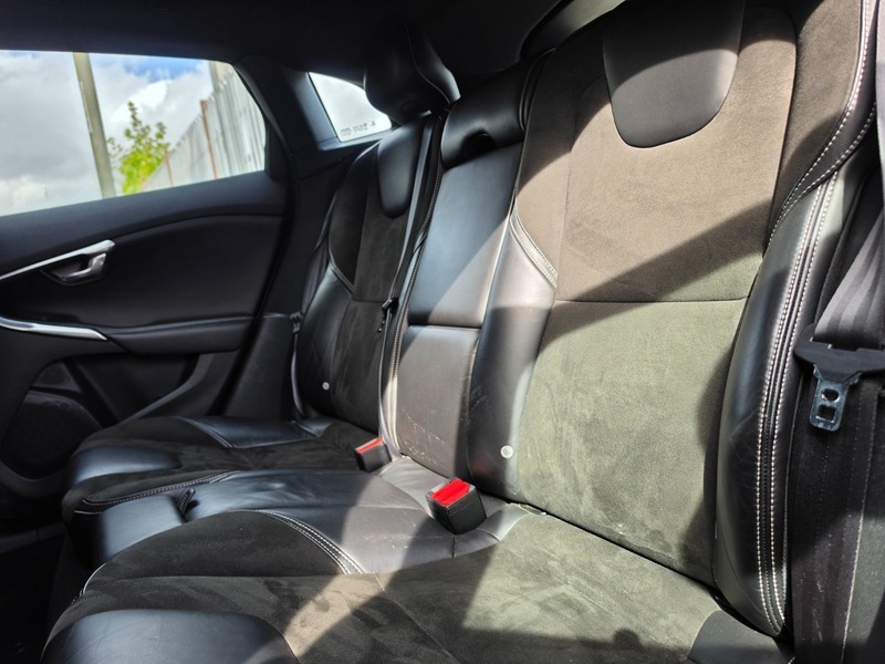 Volvo V40  Black #10