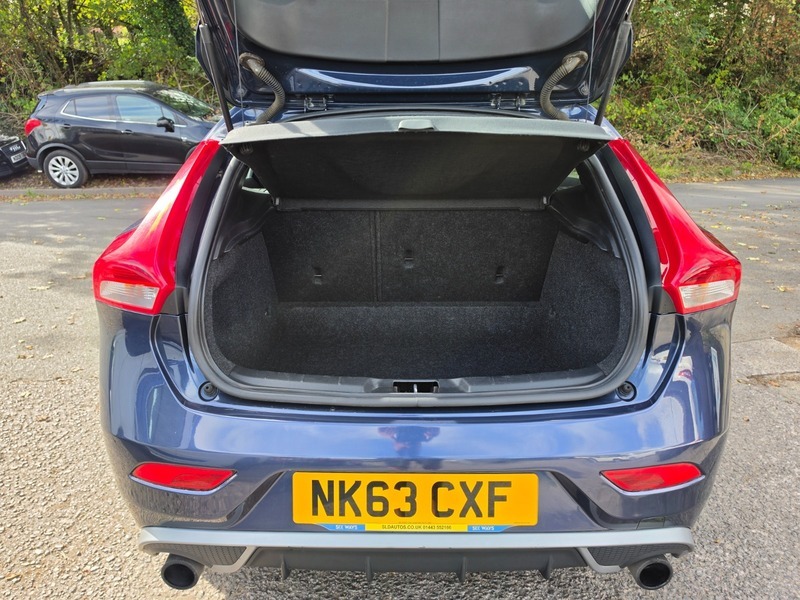 Volvo V40  Black #9
