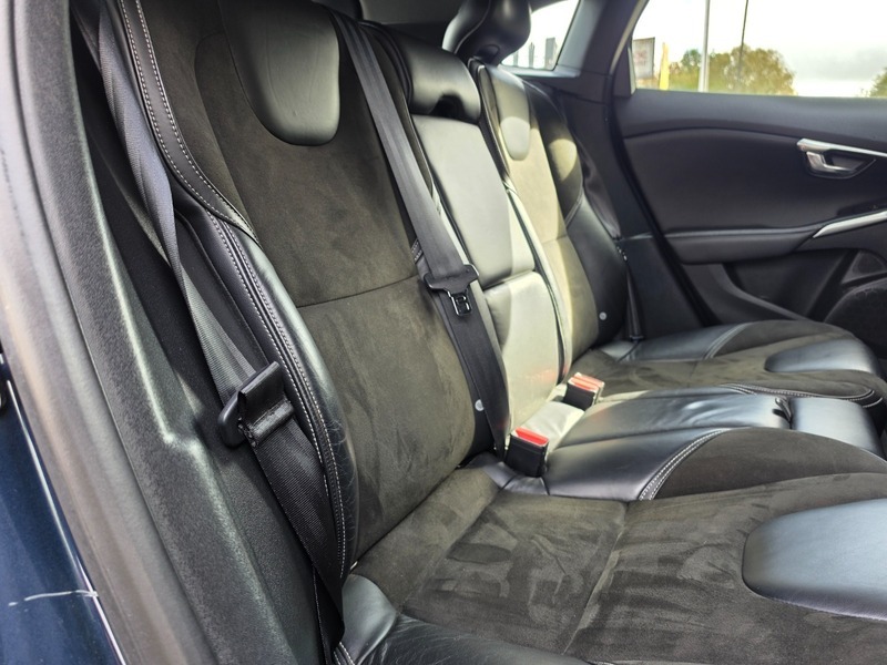 Volvo V40  Black #8