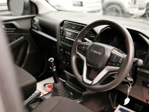 Isuzu D-Max 1.9 V-cross Double Cab 4X4 Black #26