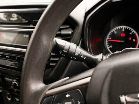 Isuzu D-Max 1.9 V-cross Double Cab 4X4 Black #17