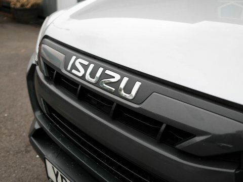 Isuzu D-Max 1.9 V-cross Double Cab 4X4 Black #30