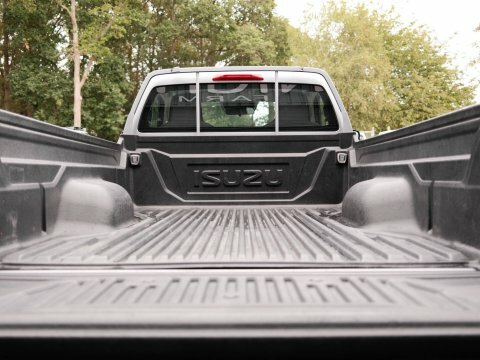 Isuzu D-Max Utility Scb Pickup Silver #3