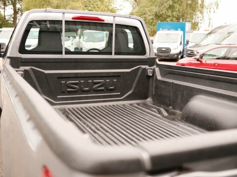 Isuzu D-Max 1.9 V-cross Double Cab 4X4 Black #9
