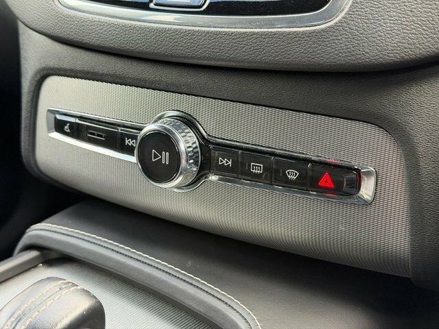 Volvo XC90 T5 Momentum Pro  #46