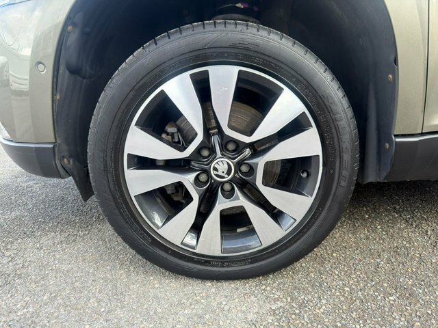 Skoda Yeti 2014 2.0 Tdi Laurin Klement Outdoor M Green #3