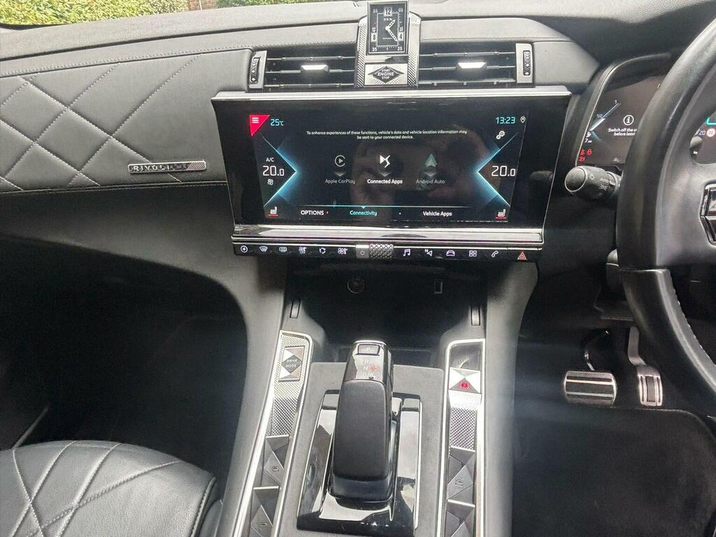 DS DS 7 Crossback 1.6 E-tense 13.2Kwh Performance Line Crossback White #31