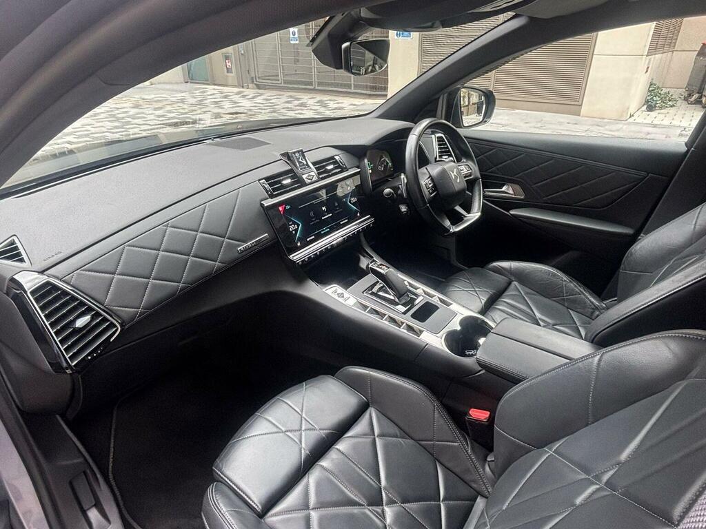 DS DS 7 Crossback 1.6 E-tense 13.2Kwh Performance Line Crossback White #17